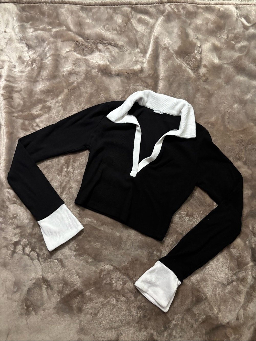 Garage Crop Top Women’s Size P/S Black and White Ribbed Polo Top
